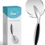 Pizzasnijder Scherp Robuust en makkelijk hanteerbaar RVS - Pizzzames - Pizzaroller - Deegsnijder SOEM© | Schoencadeautjes Sinterklaas 2022 - Kerst 2022