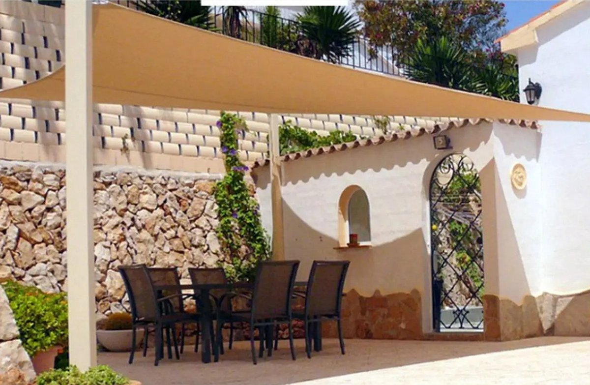 Zonnedoek beige waterdicht Zonnedoek beige waterdicht