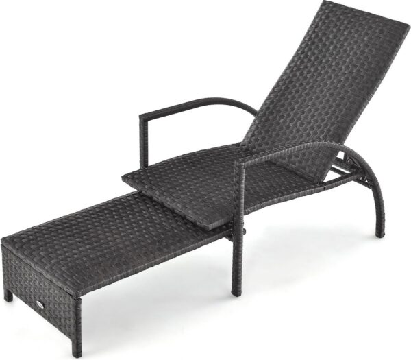 Zonneligstoel van rotan met uittrekbare voetensteun, tuinligstoel met schuimvulling en 5-traps verstelbare rugleuning, ligstoel voor achtertuin, zwembad en tuin
